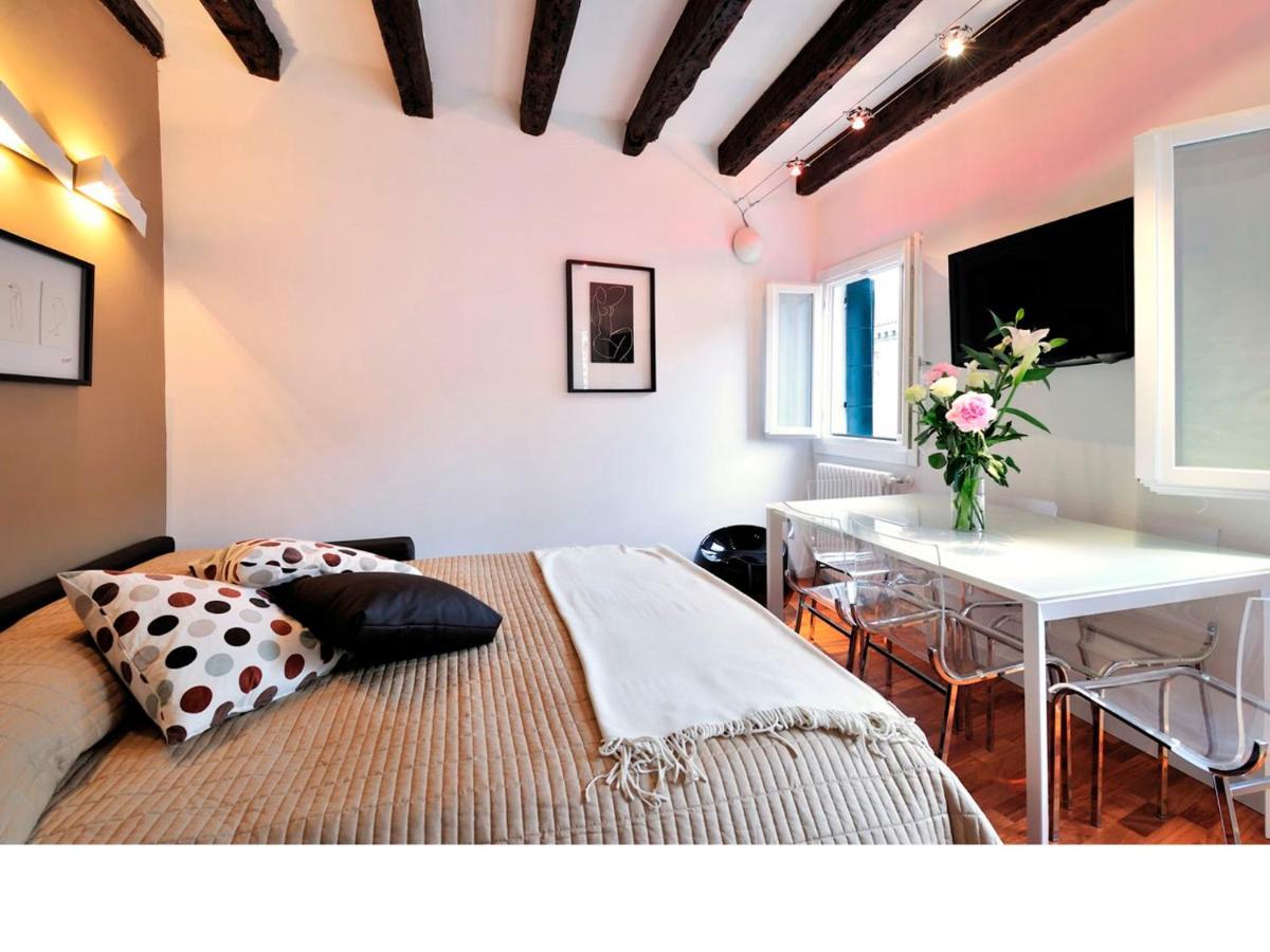 Vivaldi Room - Biennale By Wonderful Italy Venecia Exterior foto
